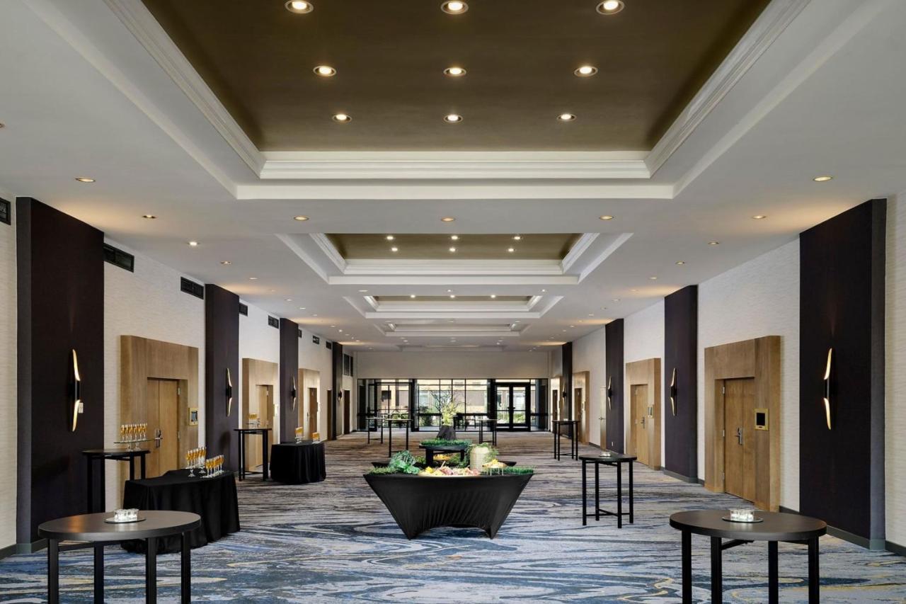 大急流城机场皇冠假日酒店及会议中心 Cascade 外观 照片